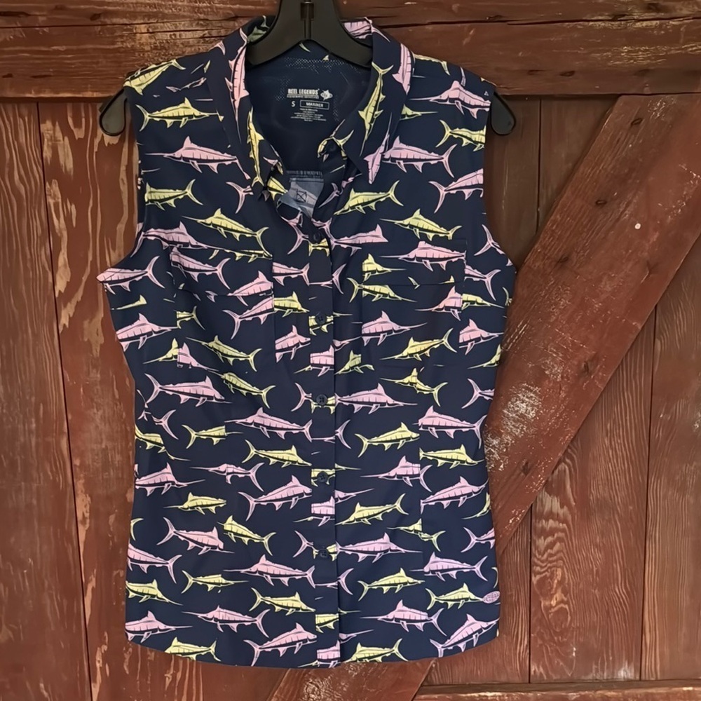 Reel Legends Mariner Performance sleeveless button front shirt. Small. New.